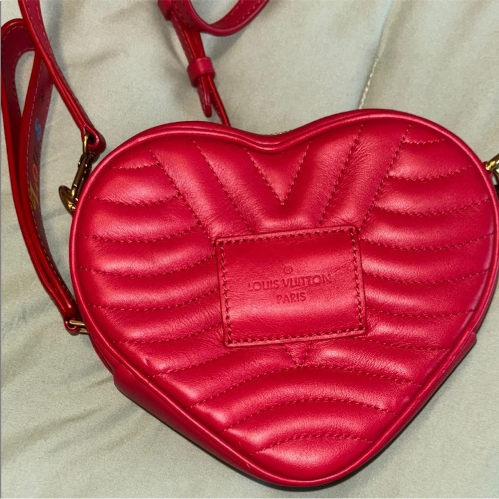 Louis Vuitton new wave‎ love lock heart bag